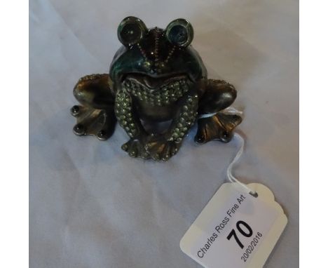 A late 19th/early 20th century novelty trinket box, modelled as a frog in green enamel and brass with applied paste stones (7