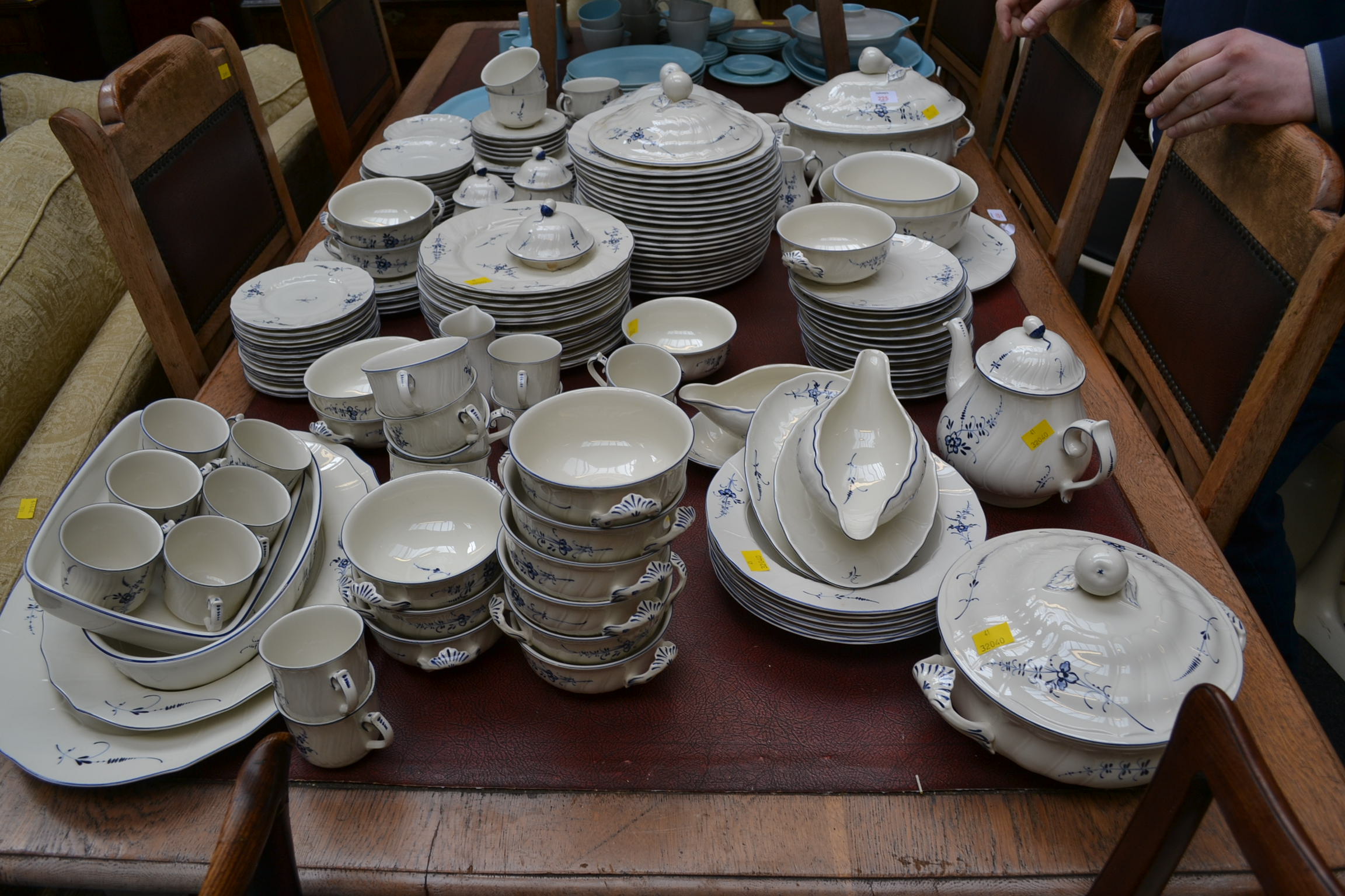 A Villeroy and Boch Vieux Luxembourg part dinner and tea service ...