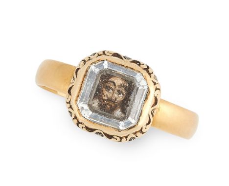 ANTIQUE STUART CRYSTAL MEMENTO PORTRAIT MINIATURE RING, 17TH CENTURY in yellow gold, set with a portrait of Charles I beneath