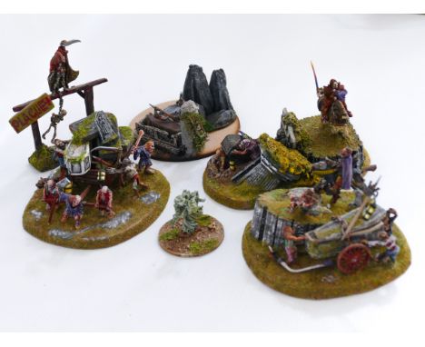 This is a lot of ZOMBIES etc made by CITADEL MINIATURES for the WARHAMMER / LORD OF THE RINGS campaign setting. Painted diora