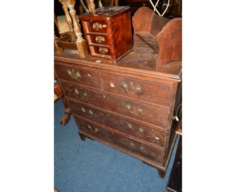 AN EARLY 20TH CENTURY GEORGIAN STYLE OAK CHEST OF TWO SHORT AND THREE LONG DRAWERS on bracket feet, width 101cm x depth 55cm 