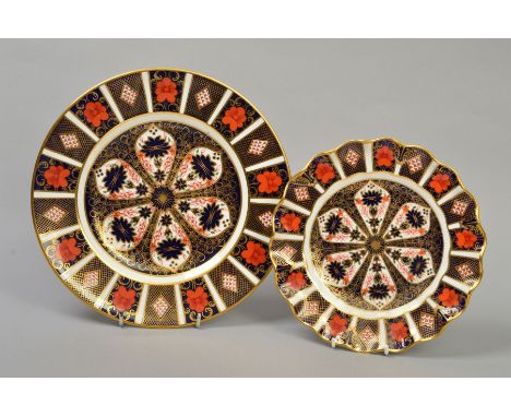 TWO ROYAL CROWN DERBY IMARI PLATES '1128' pattern to include wavy edged plate, diameter 21cm and another plate, diameter 27cm