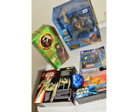 A COLLECTION OF FILM RELATED MODERN COLLECTORS MODELS, to include Vivid Imaginations The Lord of The Rings, The Fellowship of