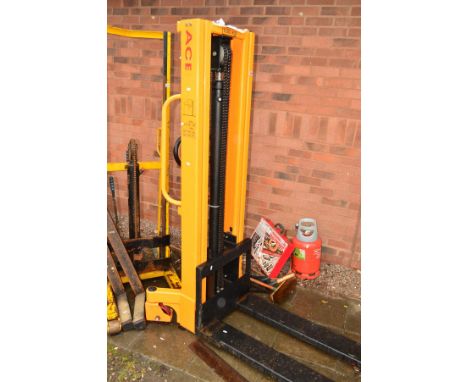 AN ACE MANUAL HAND STACKER, maximum capacity 1000kg (fork width 540mm, length 1150mm)