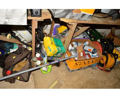 SIX TRAYS OF DECORATING AND PLUMBING TOOLS AND ACCESSORIES including wall paper steamer, drain test plugs of varying sizes, n