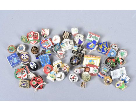 Northern Ireland, an assortment of football pin badges, comprising Linfield FC, Armagh City, Cliftonville, Glenavon FC, Coler