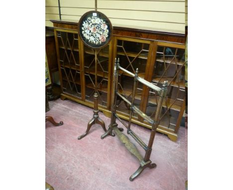 A GEORGIAN MAHOGANY FOLDING TOWEL RAIL AND POLESCREEN, acorn finial capped, block and turned linen rails with twin tray stret
