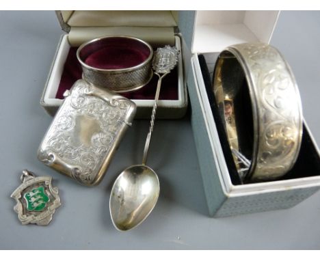 A PARCEL OF SMALL SILVER, approximately 3 troy ozs total, to include a vesta case, Birmingham 1852, a napkin ring, Birmingham