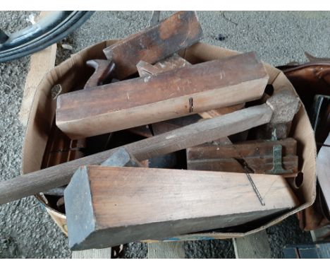 Box: various vintage Tools incl Bloc Planes