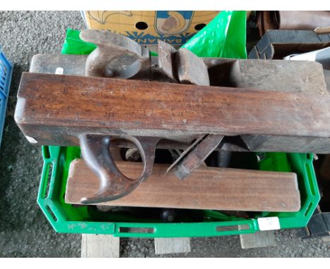 Box: various vintage Tools inc Block Planes