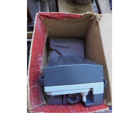 Eumicg Mark 502D video projector with screen