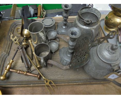 Magpie lot of metal ware incl. candlesticks, teapot, tankards, pewter tidy, pewter ink tidy, cruet etc.