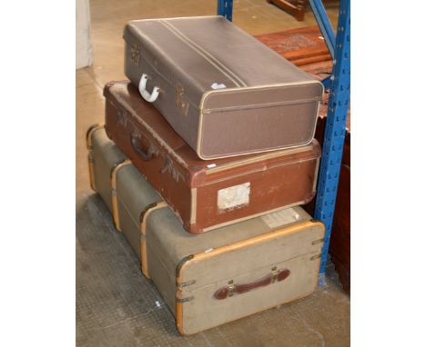 VINTAGE TRUNK &amp; 2 VINTAGE CASES     
