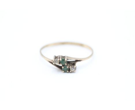 9ct gold emerald &amp; paste dress ring (0.9g)