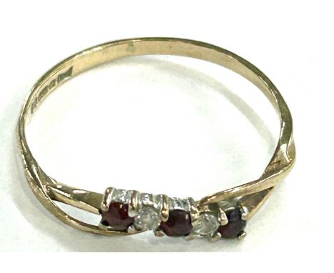 9ct gold garnet &amp; cubic zirconia dress ring (0.7g)