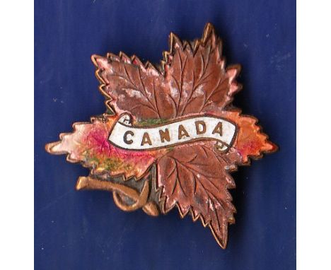 WWI Canadian Expeditionary Force Sweetheart badge, maple leaf design with an enamelled finish. Some loss of the enamel and pi