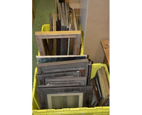 Pictures and prints - hunting scenes; others; frames; etc