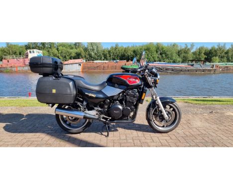 1995 Triumph Trident, 885cc. Registration number N84 DWX. Frame number SMTTC338DDS021165. Engine number 021418.Sold with the 