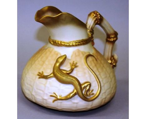 A LARGE ROYAL WORCESTER BASKET WEAVE PATTERN JUG, No. 1714, with an applied gilt lizard and rustic handle. 6ins high, 6ins di