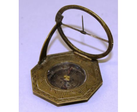 A SMALL 18TH CENTURY GERMAN OCTAGONAL POCKET SUNDIAL, the back engraved Elevo, Ausberg etc. 6cms. 