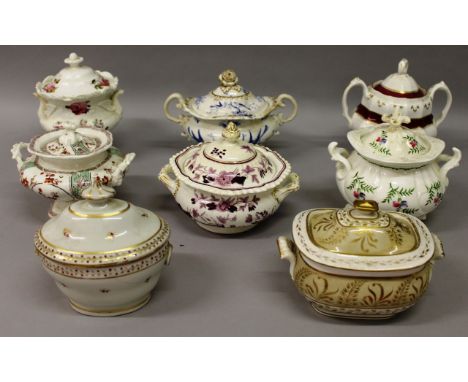 19TH CENTURY EIGHT ENGLISH PORCELAIN SUCRIER AND COVERS. 