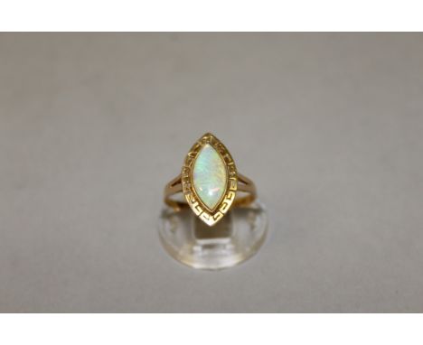 A GOOD OPAL SET RING. 