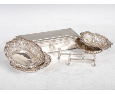 A collection of silver, to include; a George V silver engine turned Art Deco style cigarette box, Birmingham, 1931, makers ma