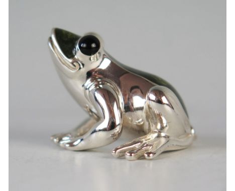 A QEII Silver Frog with enamel decoration, Sheffield hallmarks, 42mm long, 37.1g 