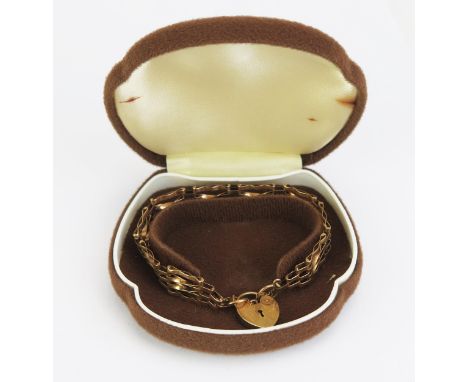 A 9ct Gold Gate Link Bracelet, 10.14g. Boxed 