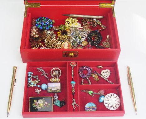 A Jewellery Box and Contents including a 19th century  three 'stone' paste ring in a an unmarked yellow metal setting (KEE te