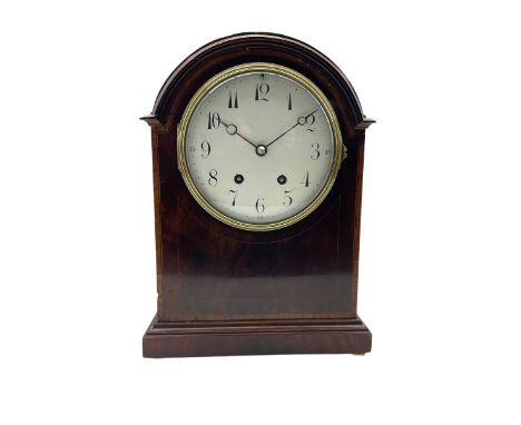French -  Edwardian mahogany 8-day mantle clock, with a break arch top, inlaid satinwood stringing and banding, case on a mou