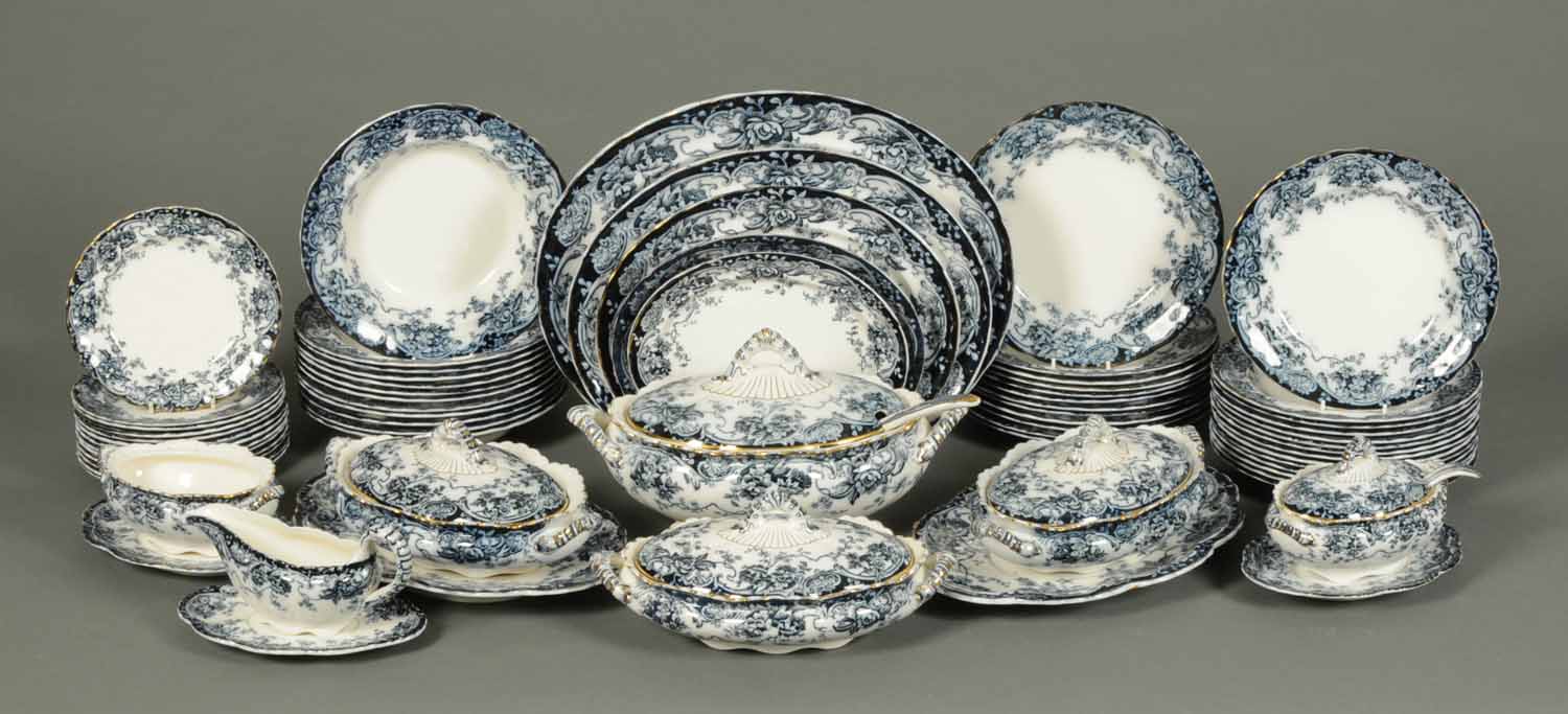 A late Mayers Victorian dinner service, comprising twelve 10.25 inch