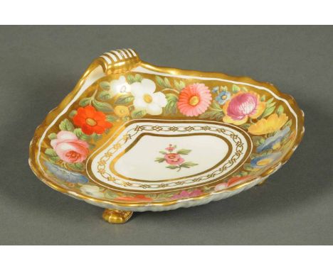 A Chamberlain's Worcester shell shaped dish, handpainted with flower heads and raised on three short feet.  Width 8.5 ins.  C