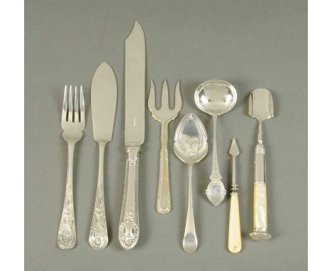 A George V silver and mother of pearl stilton scoop, Sheffield 1911,  length 18 cm, pair of silver plated fish servers, EP sl