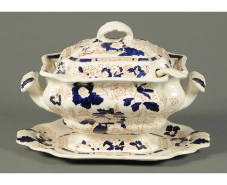 A Masons Ironstone Mandalay patterned tureen on stand, with "Ivory" patterned ladle. 