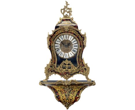 20th century - 8-day Boulle bracket clock with conforming bracket in an 18th century styled case, with faux tortoise shell in