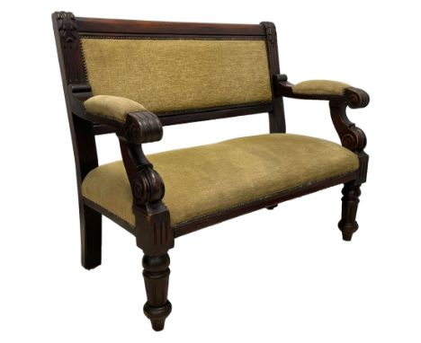 Victorian carved oak hall bench settle, plain cresting rail with flanking acanthus moulding and fluted decoration, back and s