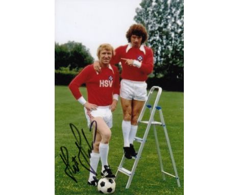 Autographed ZBIGNIEW BONIEK 6 x 4 photo : Col, depicting Juventus striker ZBIGNIEW BONIEK running away in celebration after s