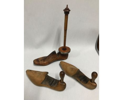 A Lot of three vintage wooden foot displays. 