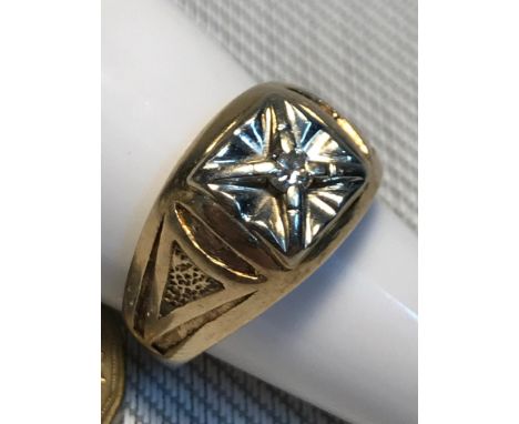 A Gents 10ct gold heavy ring set with single diamond .12ct stone. Ring size Q, Weighs 8.04grams 