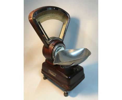 A Vintage set of shop Avery scales.