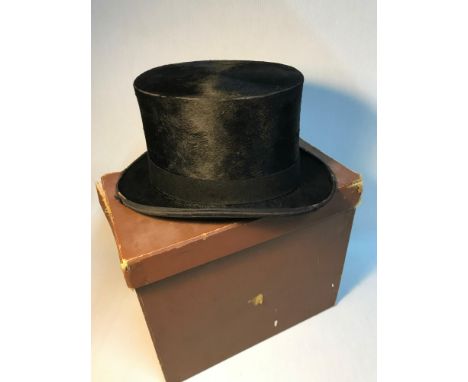 Vintage 1930's Carsell Glasgow top hat with carry case.