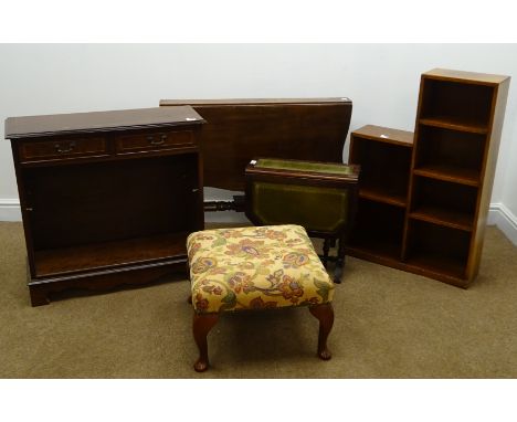 Early 20th century mahogany narrow drop leaf table, shaped top, turned supports, arched feet (W89cm, H71cm, D90cm), a small d