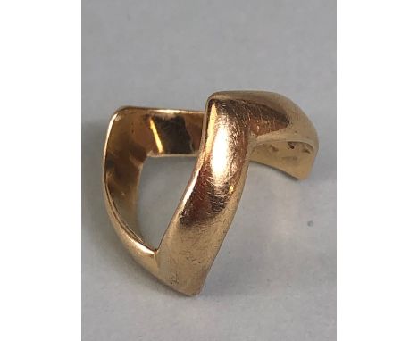 10k Gold wishbone ring size H approx 4.4g