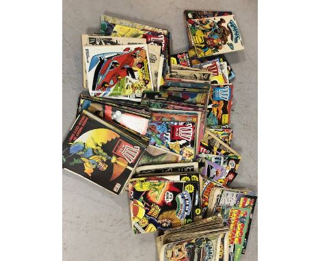 Comic book interest,  large collection of 1980s 2000AD comics featuring Judge Dread,along with two 1980s  2000AD annuals, 198