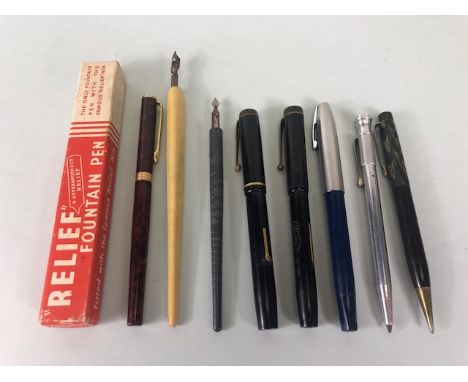 Vintage pens and propelling pencils, Altura number fountain pen 760, with 14ct nib, Conway Stewart fountain pen 286 with 14ct
