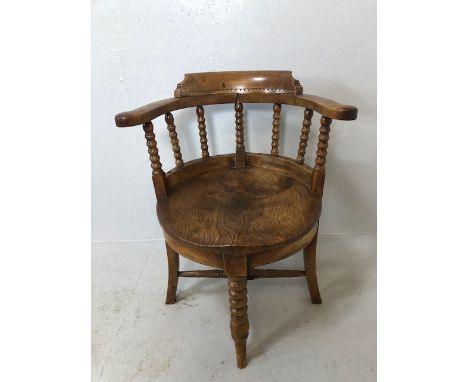 Antique furniture, 19th century Elm captains chair with bobbin turned back struts and front leg 