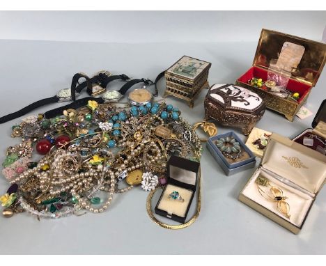 Antique and vintage costume jewellery and watches, to include Marcasite brooches, pendants, earrings, beads, pendants, compac