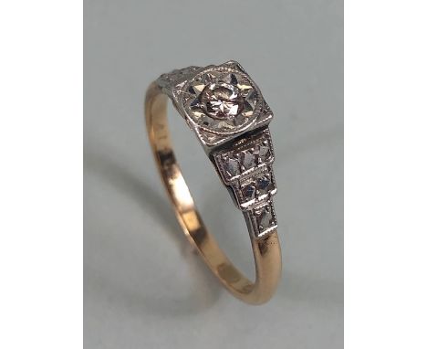 Antique 18ct and plat single stone diamond ring with stepped shoulders approximately 3.3 g size O 