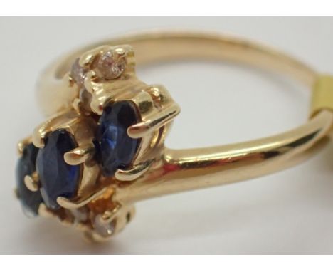 14ct gold marquise cut three stone sapphire and diamond ring size H